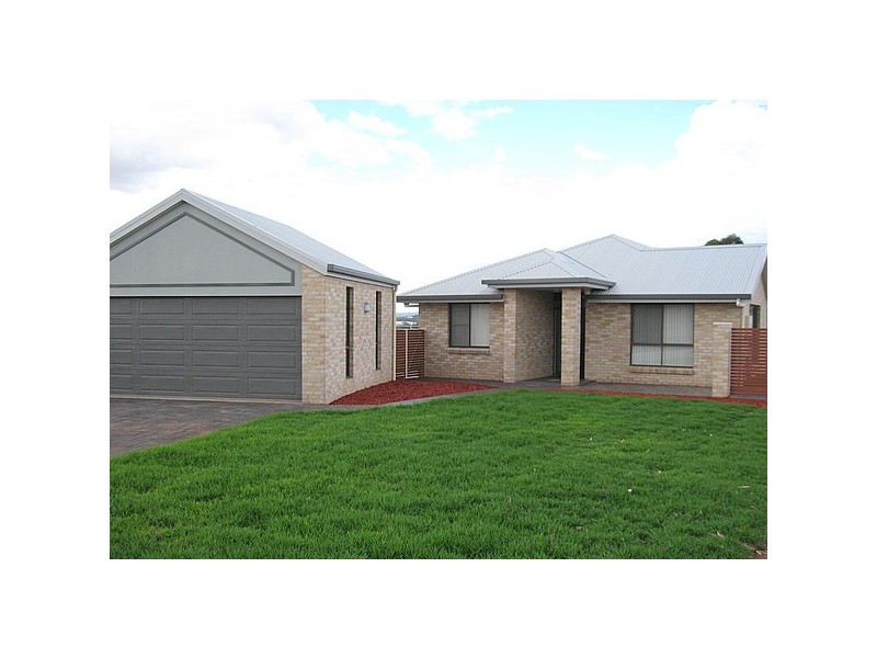 33 Noonan Street, Parkes NSW 2870
