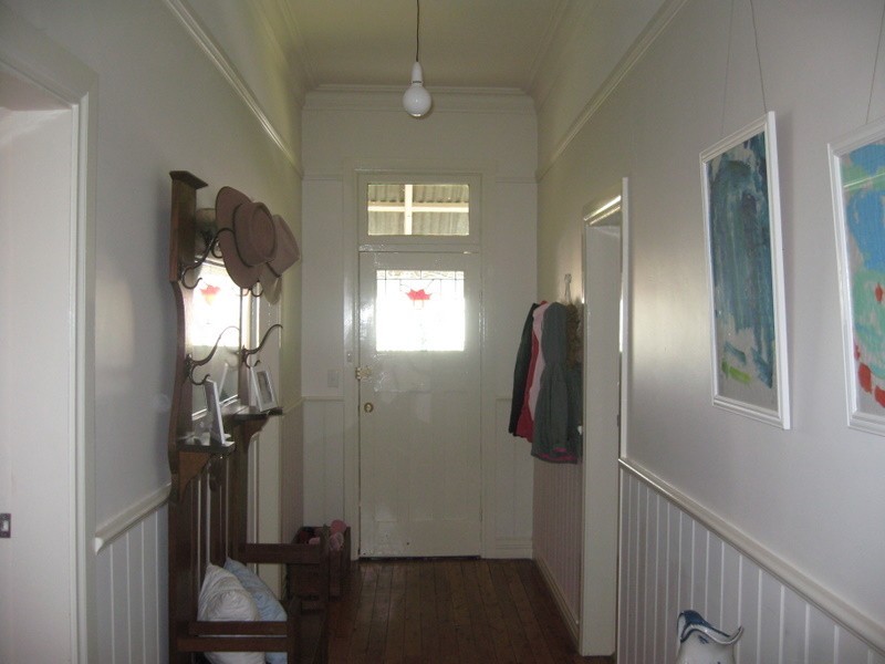 4 Thurlstone Street, Parkes NSW 2870