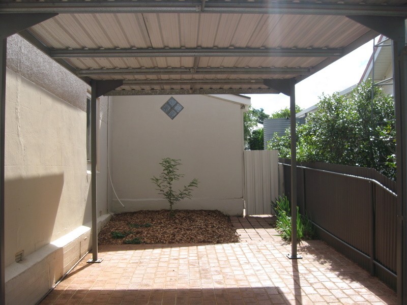 4 Thurlstone Street, Parkes NSW 2870