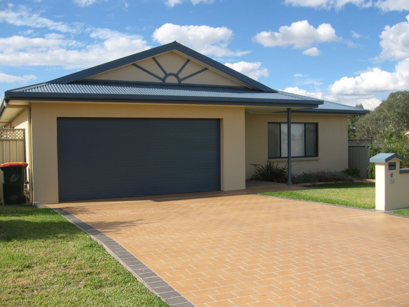 36 Best Street, Parkes NSW 2870