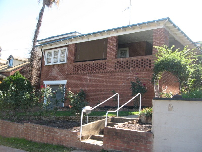 36 Gap Street, Parkes NSW 2870