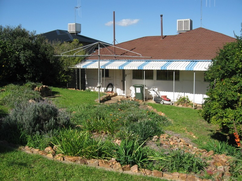 36 Gap Street, Parkes NSW 2870