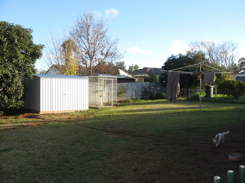 7 Bowditch Crescent, Parkes NSW 2870