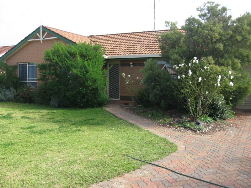 13 Ebelina Crescent, Parkes NSW 2870