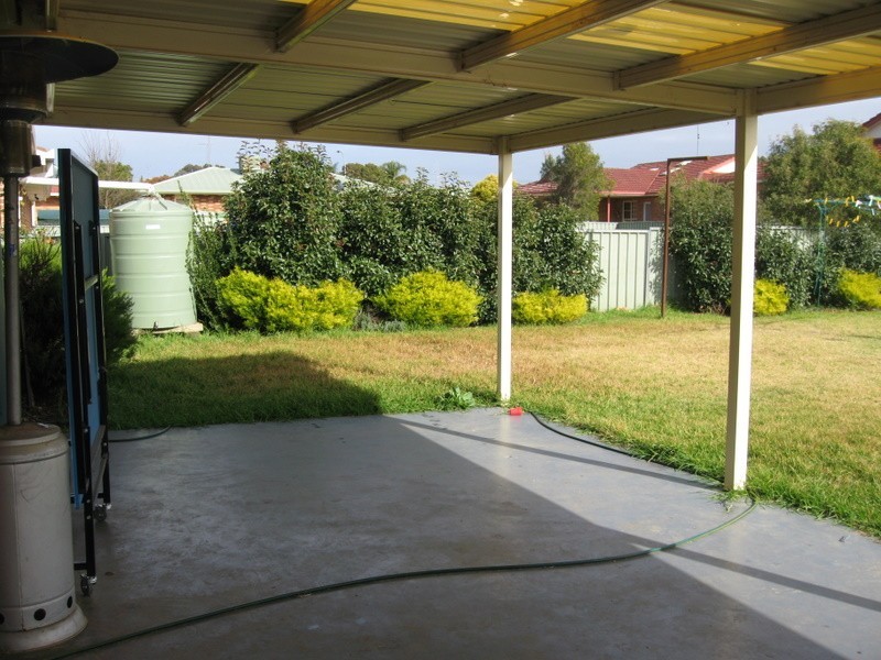 13 Ebelina Crescent, Parkes NSW 2870