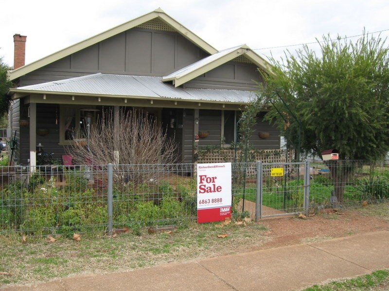 38 Caswell Street, Peak Hill NSW 2869