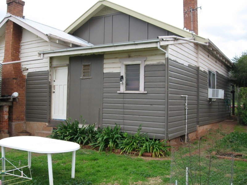 38 Caswell Street, Peak Hill NSW 2869