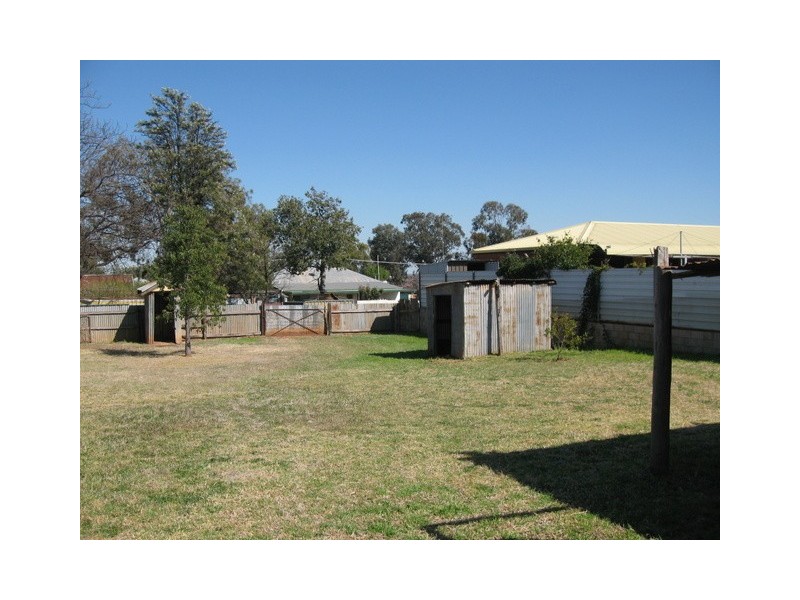 38 Caswell Street, Peak Hill NSW 2869