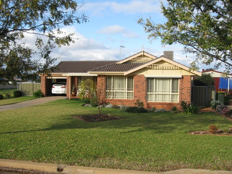 31 Danilenko Street, Parkes NSW 2870