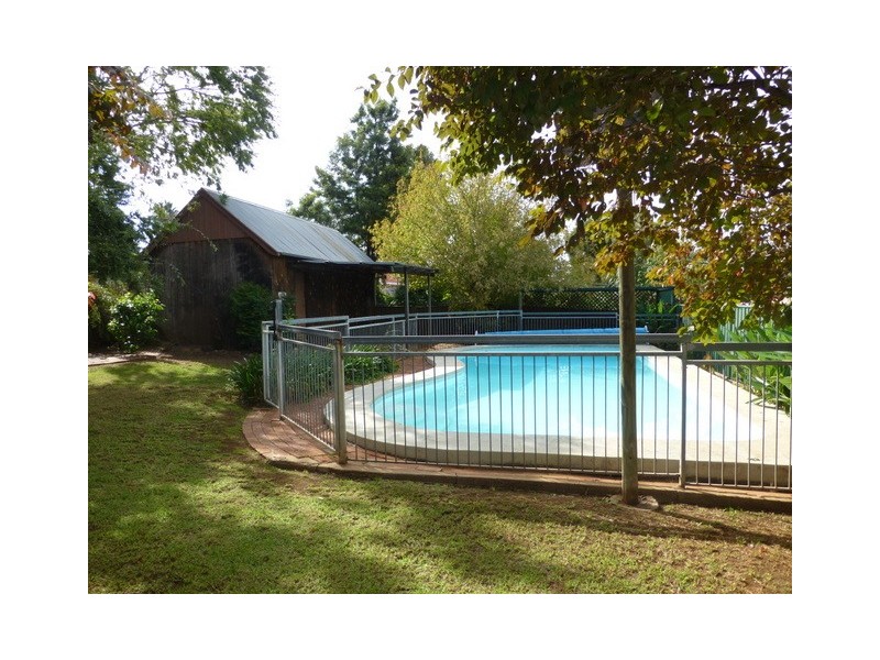 45 East Street, Parkes NSW 2870