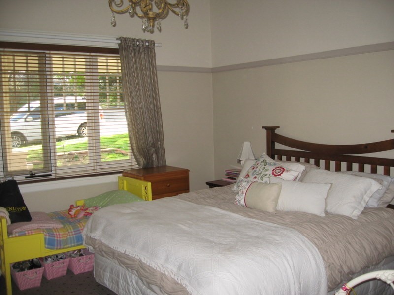 45 East Street, Parkes NSW 2870