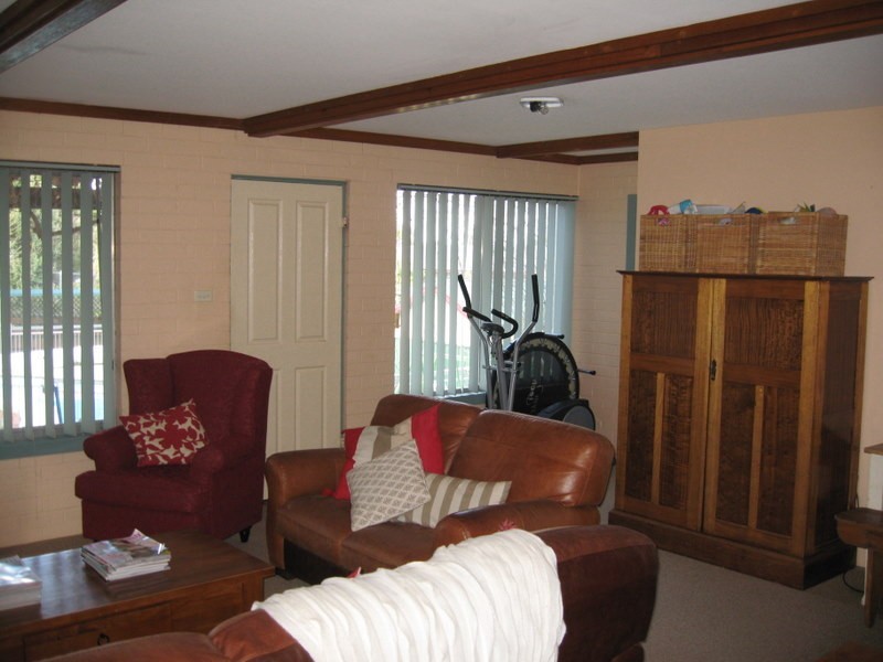 45 East Street, Parkes NSW 2870