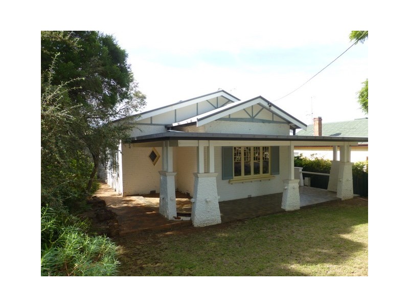 45 East Street, Parkes NSW 2870
