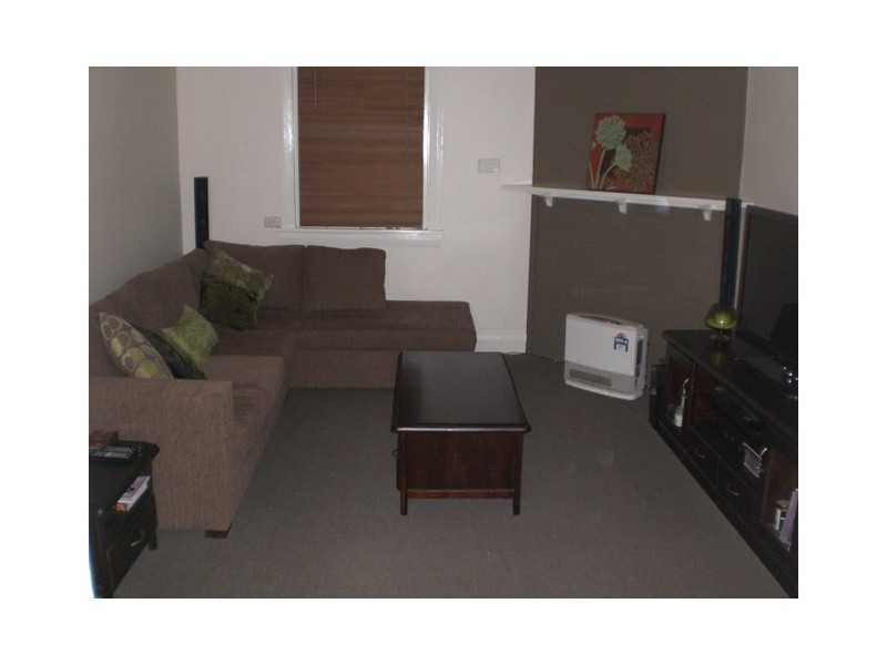 6 Thurlstone Street, Parkes NSW 2870