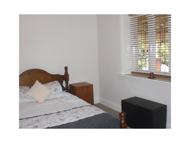 6 Thurlstone Street, Parkes NSW 2870