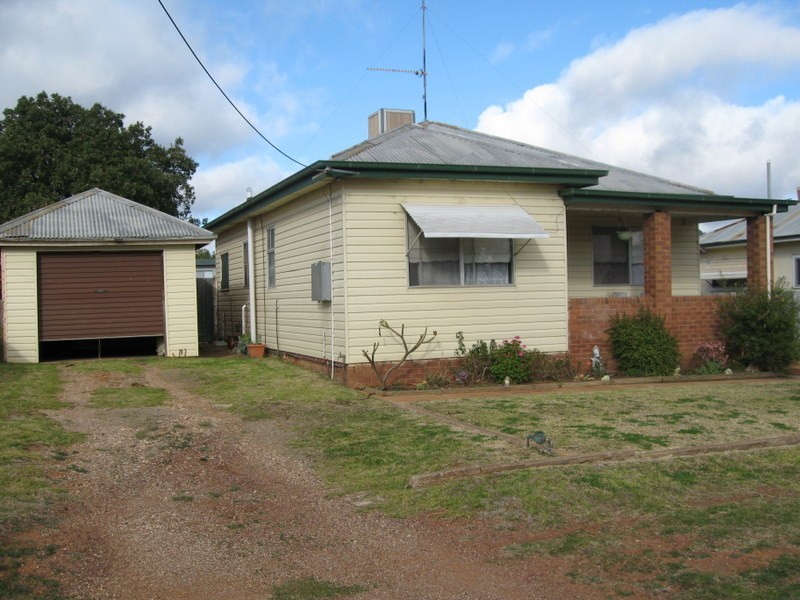 5 Callaghan Street, Parkes NSW 2870