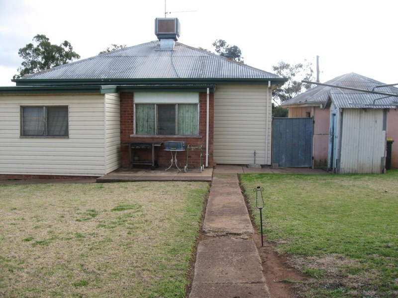 5 Callaghan Street, Parkes NSW 2870