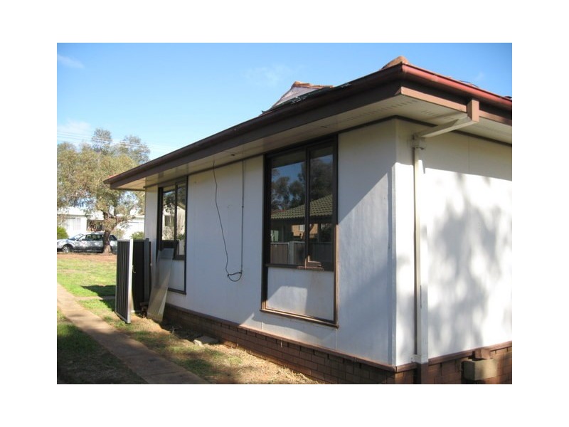 14 Callaghan Street, Parkes NSW 2870