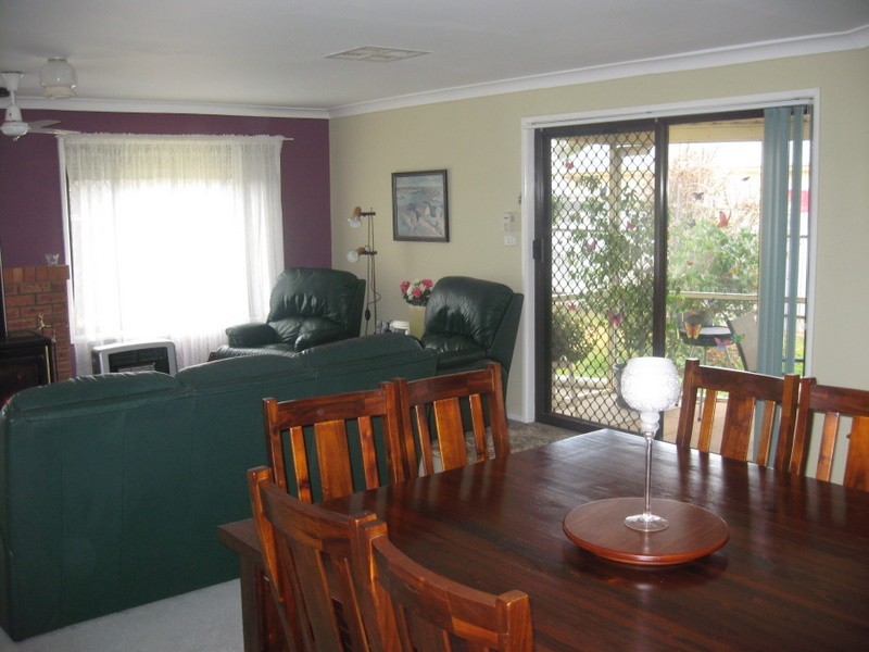 28 Mingelo Street, Peak Hill NSW 2869