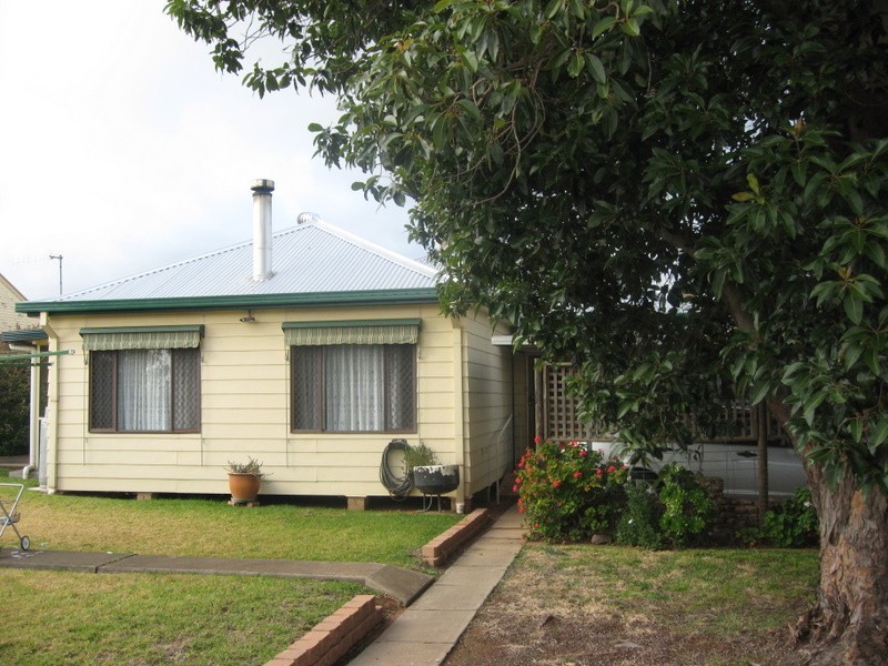 28 Mingelo Street, Peak Hill NSW 2869