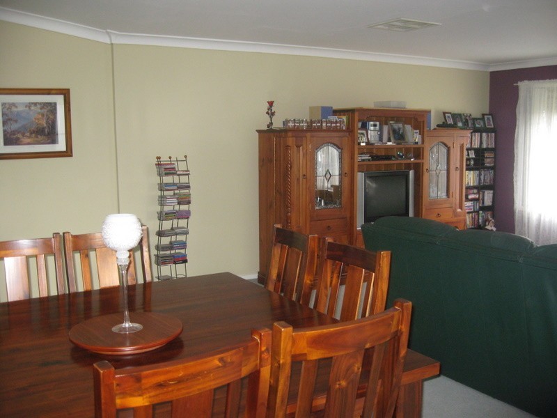 28 Mingelo Street, Peak Hill NSW 2869