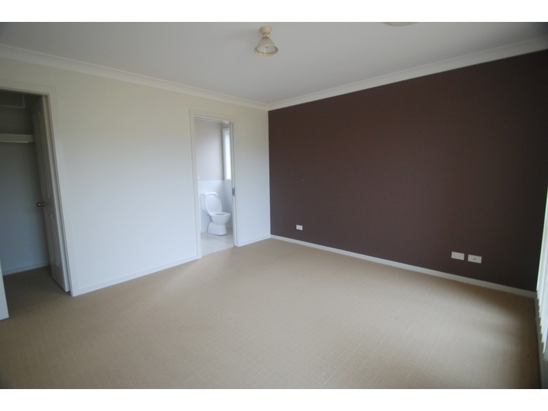 12 Noonan Street, Parkes NSW 2870