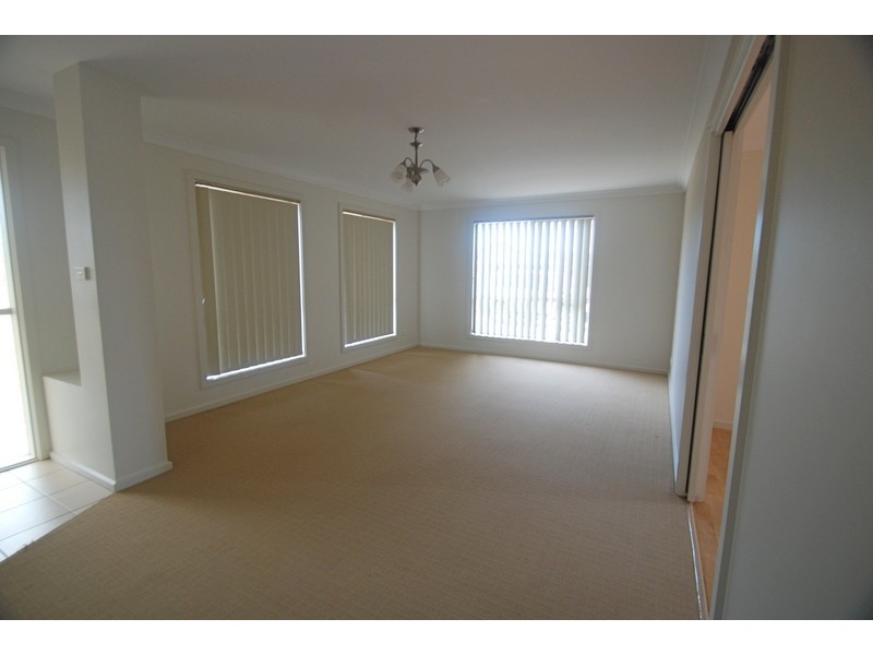 12 Noonan Street, Parkes NSW 2870