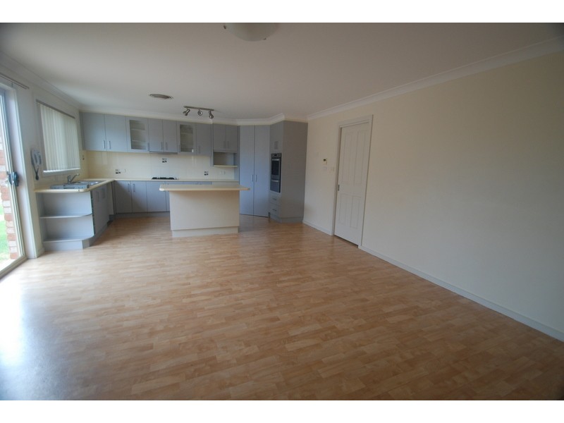 12 Noonan Street, Parkes NSW 2870