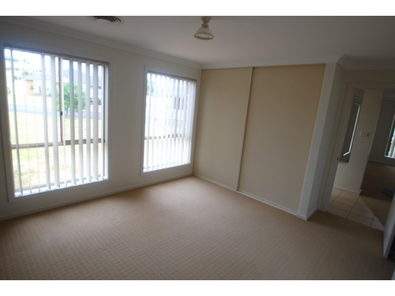12 Noonan Street, Parkes NSW 2870