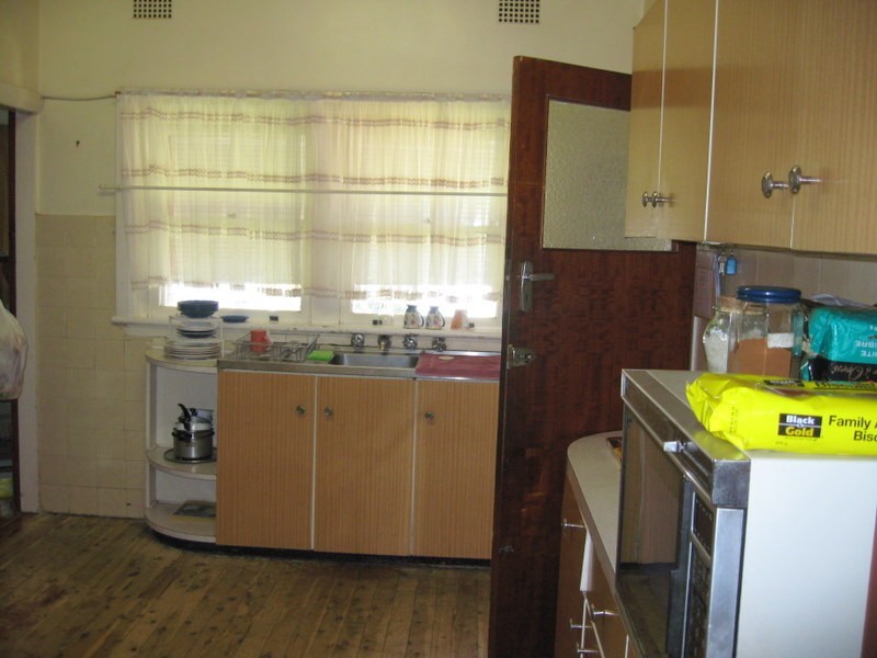 2 Phillips Street, Parkes NSW 2870