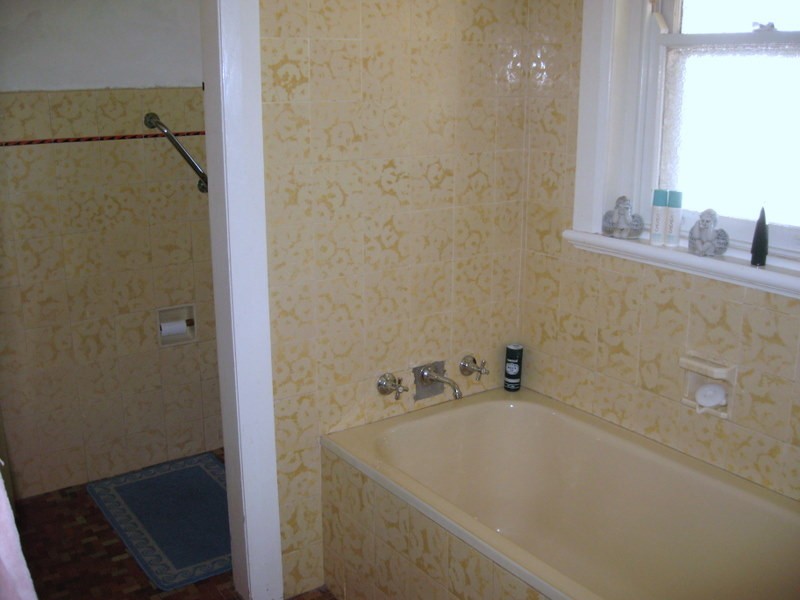 2 Phillips Street, Parkes NSW 2870