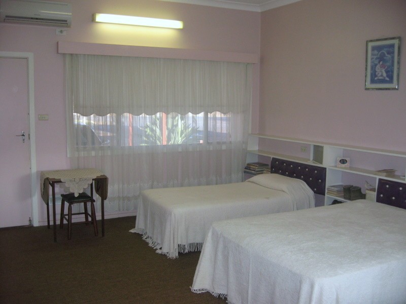 8 Junction Street, Parkes NSW 2870