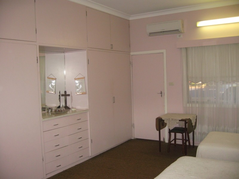 8 Junction Street, Parkes NSW 2870