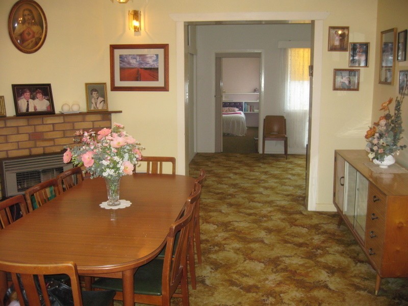 8 Junction Street, Parkes NSW 2870