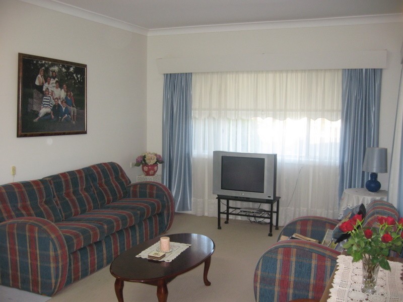8 Junction Street, Parkes NSW 2870