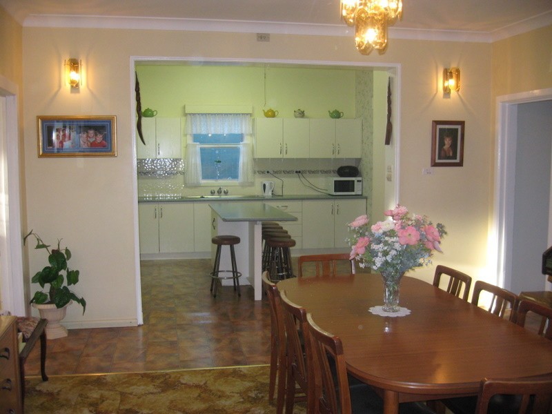 8 Junction Street, Parkes NSW 2870