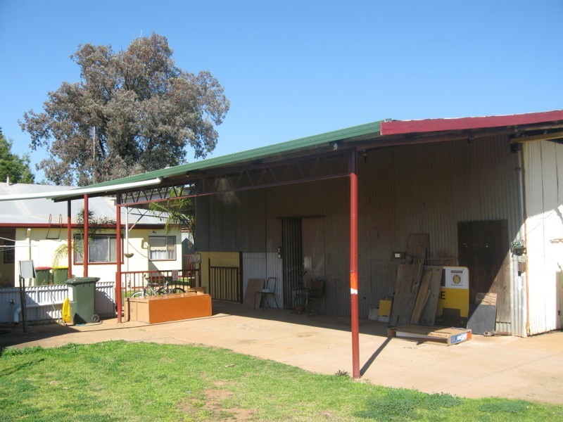8 Junction Street, Parkes NSW 2870