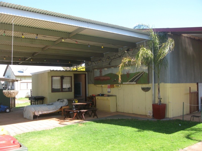 8 Junction Street, Parkes NSW 2870