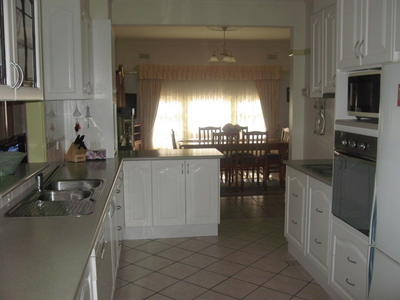 12  Hume Street, Parkes NSW 2870