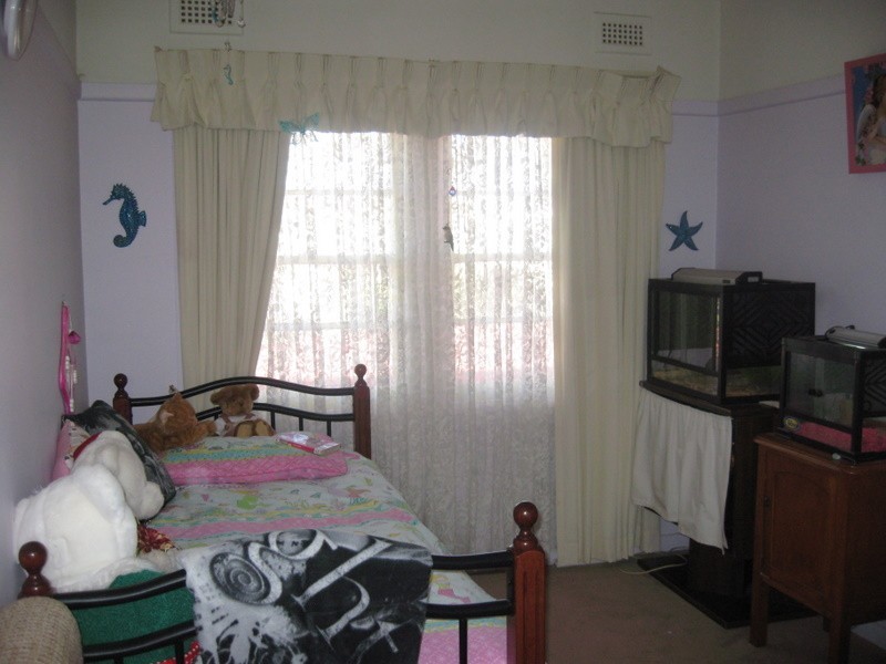12  Hume Street, Parkes NSW 2870