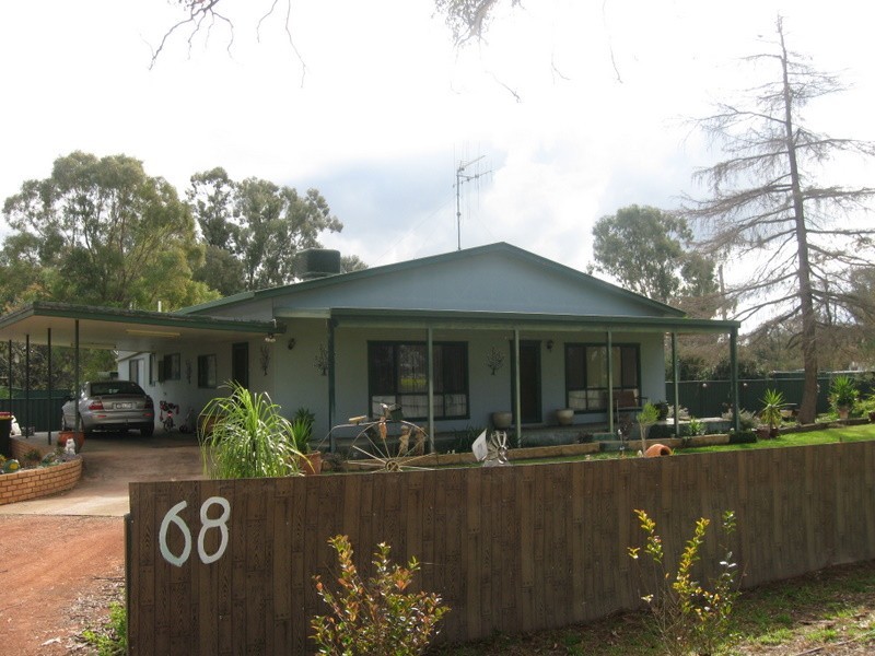 68 Military Road, Parkes NSW 2870