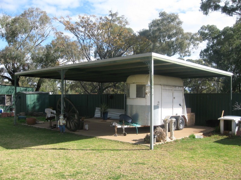 68 Military Road, Parkes NSW 2870
