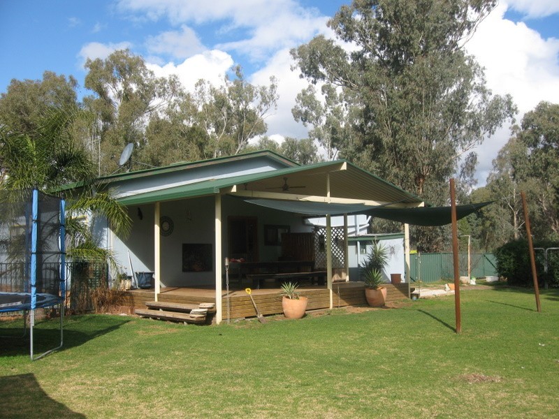 68 Military Road, Parkes NSW 2870