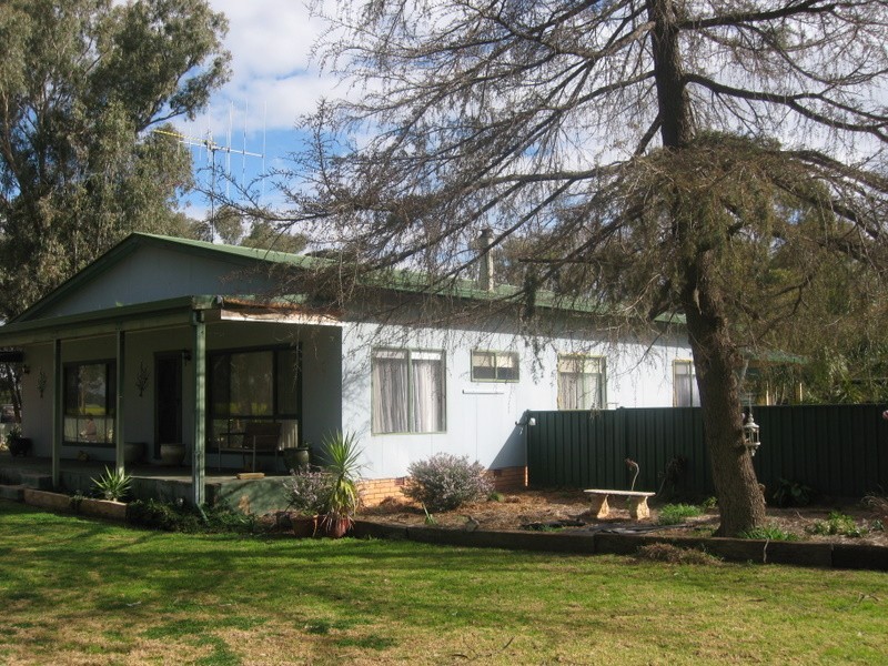 68 Military Road, Parkes NSW 2870