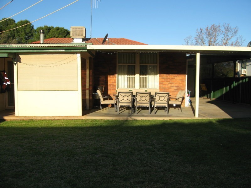 12 Porter Street, Parkes NSW 2870
