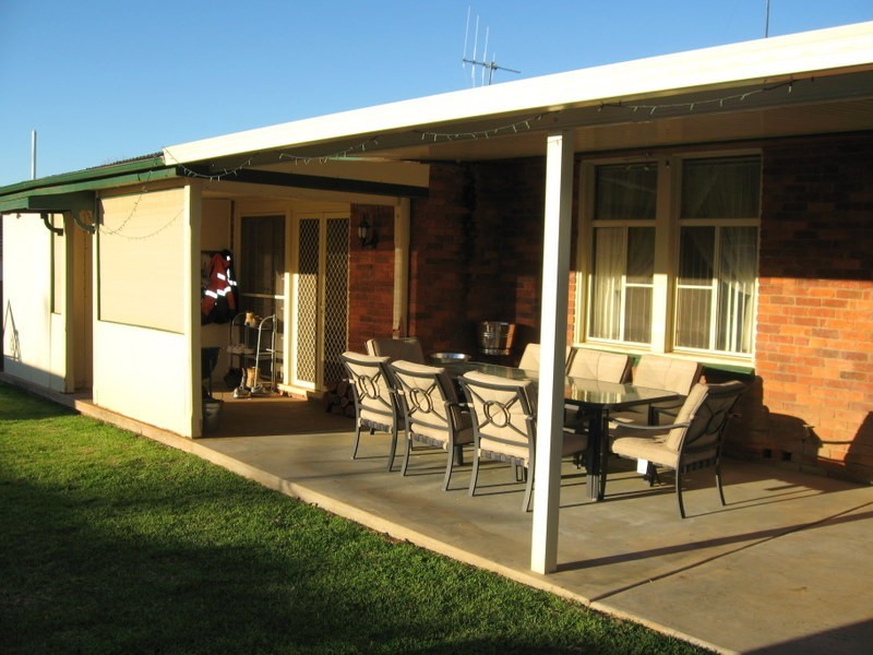 12 Porter Street, Parkes NSW 2870