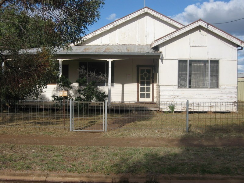 11 Cunningham Street, Tullamore NSW 2874