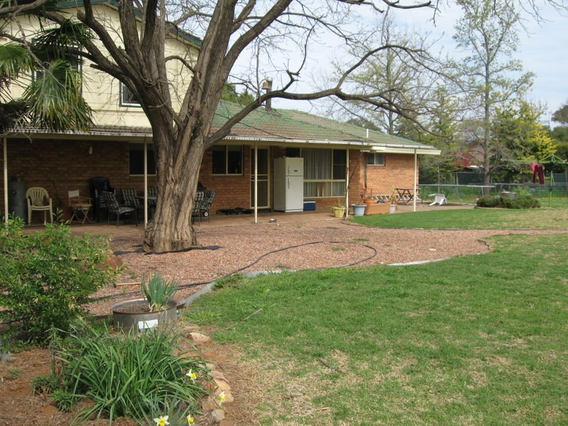 44 Kelly Road, Parkes NSW 2870