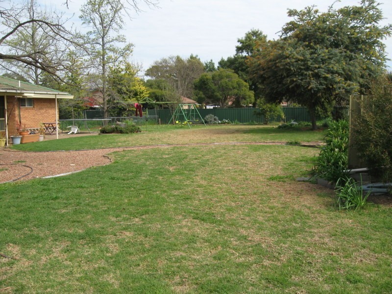 44 Kelly Road, Parkes NSW 2870