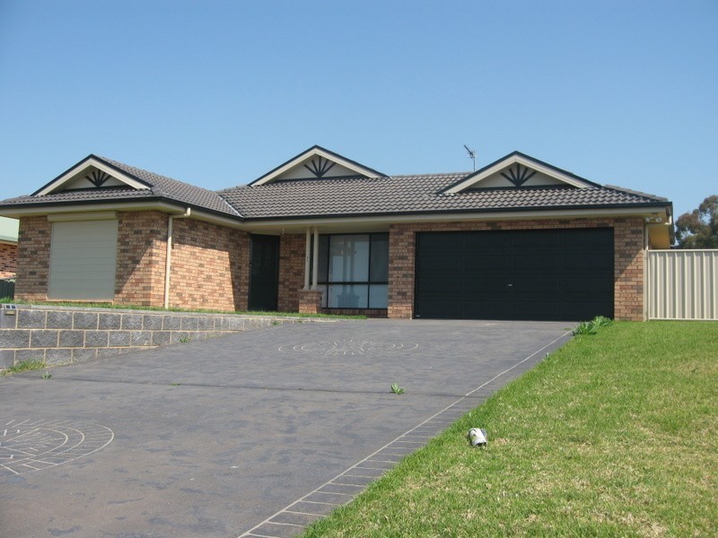 32 Fisher Street, Parkes NSW 2870